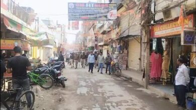 CAA लागू होने के बाद गांधीनगर सहित अन्य संवेदनशील इलाकों में पुलिस टीम ने अर्धसैनिक बल के जवानों के साथ इलाके में किया गश्त