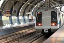 नोएडा के यातायात व्यवस्था में एक बड़ा बदलाव आने वाला है। उत्तर प्रदेश सरकार (Uttar Pradesh government) ने बोटेनिकल गार्डन मेट्रो (Botanical Garden Metro) स्टेशन से सेक्टर-142 तक एक नए मेट्रो कॉरिडोर के निर्माण को मंजूरी दे दी