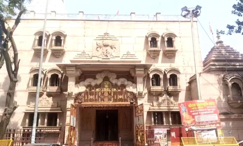 दिल्ली में प्रीत विहार स्थित प्राचीन शिव मंदिर में युवक ने उठाया ख़ौफ़नाक कदम, पुलिस ने किया शव बरामद