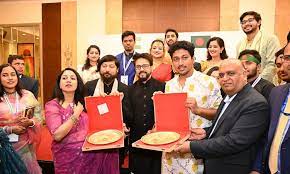 खेल मंत्री अनुराग ठाकुर ने नई दिल्‍ली में बांग्‍लादेश के 100 सदस्‍यीय युवा प्रतिनिधिमंडल के लिए रात्रि-भोज का आयोजन किया