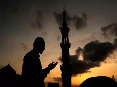 रमजान के पाक महीने में क्या ध्यान देना चाहिए? अगर आप नहीं जानते तो जानिए।