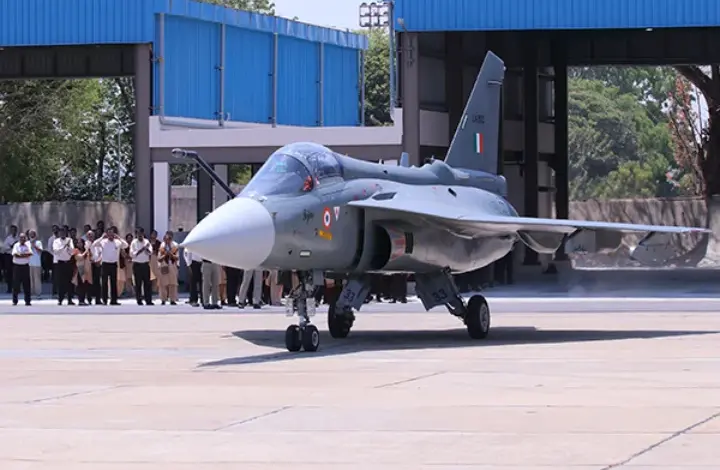 -दक्षिण अमेरिकी देश गुयाना के रक्षा बलों को की गई हिंदुस्तान-228 विमानों की आपूर्ति