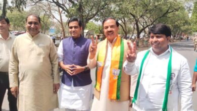 BJP सांसद Mahesh Sharma ने Gautam Buddha Nagar लोकसभा सीट से किया नामांकन