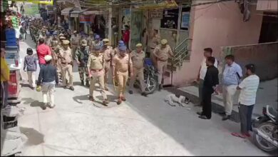 Gautam Buddh Nagar: गौतमबुद्ध नगर में धारा-144 लागू, पुलिस ने निकाला मार्च