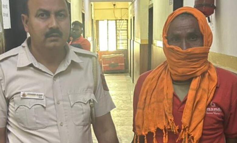 दिल्ली की गाजीपुर पुलिस टीम ने 40 पाउच गांजा के साथ एक तस्कर को किया गिरफ्तार
