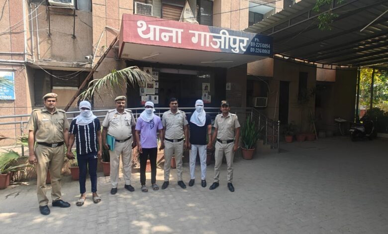 गाजीपुर के क्रैक टीम ने तीन स्नैचर को किया गिरफ्तार, एक मोटरसाइकिल बरामद