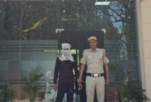 दिल्ली के प्रीत विहार के पुलिस ने एक शातिर अपराधी को किया गिरफ्ता, एक चाकू बरामद