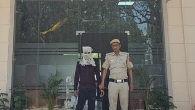 दिल्ली के प्रीत विहार के पुलिस ने एक शातिर अपराधी को किया गिरफ्ता, एक चाकू बरामद