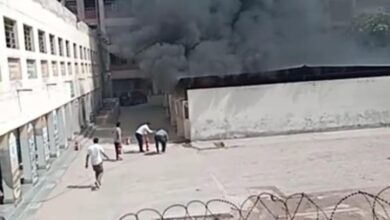 दिल्ली के निहाल विहार के सरकारी स्कूल के स्टोर में आग लगी, कोई हताहत नहीं