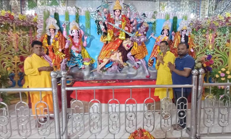 चैत्र नवरात्र के सातवें दिन सोमवार को मंदिरों में मां कालरात्रि का पूजन किया गया