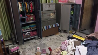 थाना सेक्टर 24 क्षेत्र में रहने वाले एक व्यक्ति के घर से अज्ञात बदमाशों ने लाखों रुपए कीमत के जेवरात, नगदी और अन्य सामान चोरी कर लिया