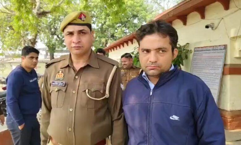 आगरा कैंट जीआरपी पुलिस ने 16 किलो गांजे के साथ गांजा तस्कर को किया गिरफ्तार