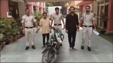 दिल्ली की कृष्णा नगर पुलिस ने दो सक्रिय ऑटोलिफ्टर पकड़े, एक दोपहिया वाहन बरामद