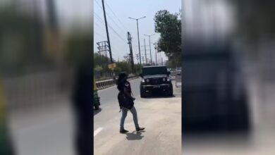 Amity University के बाहर थार के स्टंट का वीडियो वायरल, पुलिस ने काटा 35 हजार का चालान