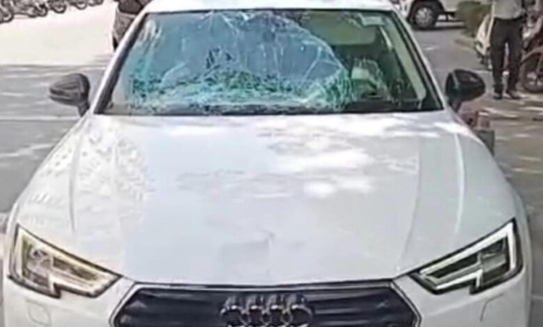 Noida Hit And Run Case: नोएडा में बुजुर्ग को कुचलने वाली ऑडी दिल्ली में मिली, ड्राइवर अब भी फरार