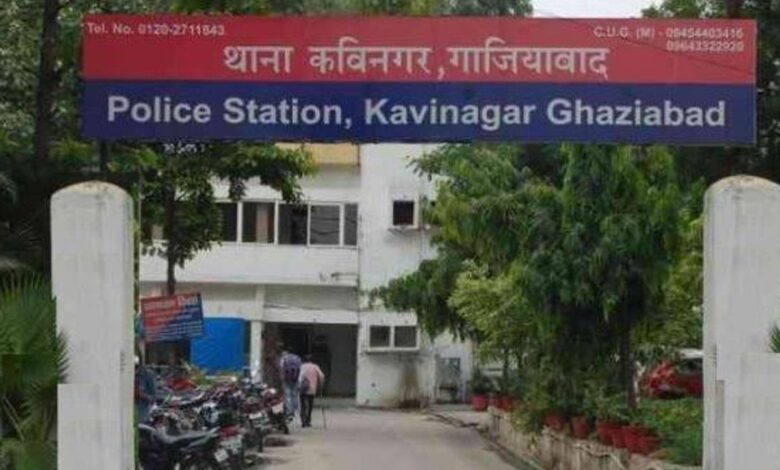 शहर के कविनगर थाना क्षेत्र के औद्योगिक क्षेत्र में यूपी पुलिस के एक कांस्टेबल ने जमकर उत्पात मचाया