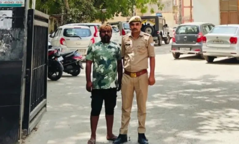 अश्लील वीडियो बनाने के आरोप में थाना सेक्टर 58 पुलिस ने यूट्यूबर शेर सिंह को गिरफ्तार किया