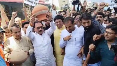 Delhi BJP Protest: वीरेंद्र सचदेवा के नेतृत्व में केजरीवाल सरकार के ख़िलाफ़ दिल्ली भाजपा का लक्ष्मी नगर में प्रदर्शन