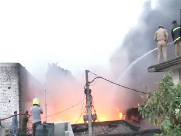 Jammu Fire: त्रिकुटा नगर स्क्रैपयार्ड में लगी आग पर काबू पाया गया, किसी के हताहत होने की खबर नहीं