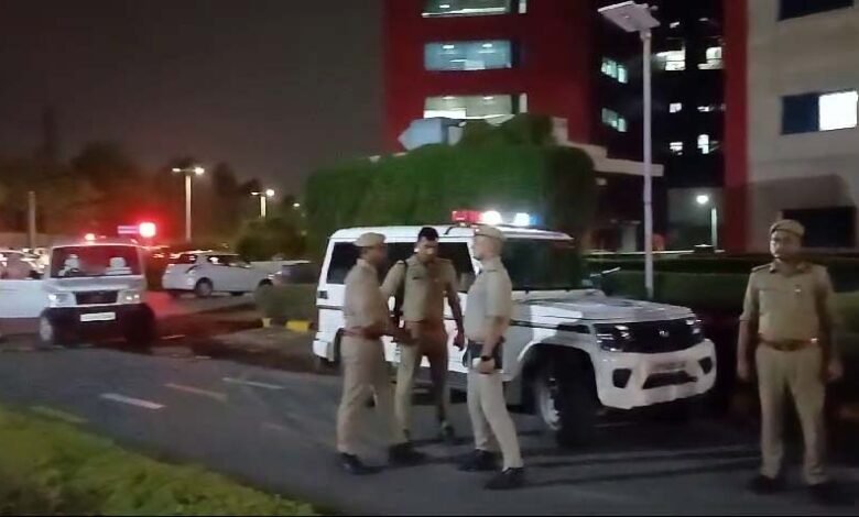 Greater Noida सॉफ्टवेयर कंपनी में पानी के टैंक को साफ करते समय 3 कर्मचारियों की दम घुटने से हुई मौत