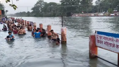 थाना मुरादनगर क्षेत्र की गंगनहर में लोगों को कथित रूप से डूबने का मामला एक बार फिर चर्चा में है। इस बार अयोध्या के हनुमान गढ़ी के मुख्य महंत राजू दास ने एक्स पर एक पोस्ट कर बवाल मचा दिया है।