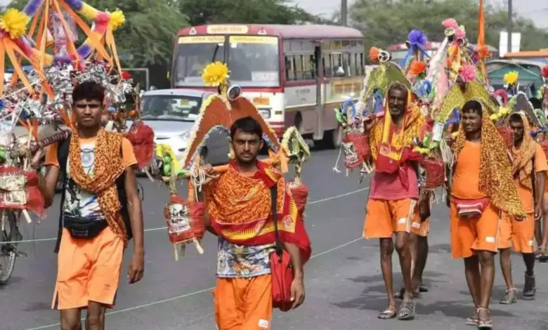 सावन के महीने में हजारों शिवभक्त कांवड़ लेने गोमुख और हरिद्वार जा रहे हैं। कई भक्त ऐसे भी हैं जो लगातार कांवड़ ला रहे हैं।