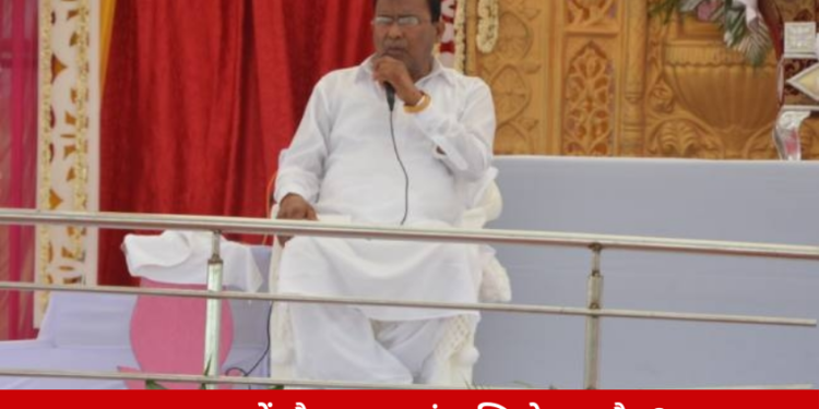 नोएडा के नयागांव स्थित डूब क्षेत्र में बाबा का आलीशान आश्रम बना है। इस आश्रम में फिलहाल कुछ लोग रह रहे हैं।