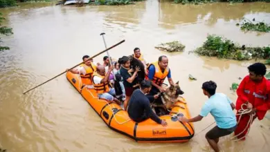 त्रिपुरा में भयंकर बाढ़ के कारण डूबे इलाकों में बचाव और राहत अभियान चला रही सेना ने 330 से अधिक लोगों को सुरक्षित स्थानों पर पहुंचा दिया है।