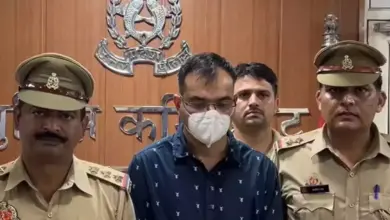 बिसरख थाना पुलिस ने मैट्रिमोनियल वेबसाइट के जरिए महिलाओं को शादी का झांसा देकर ठगने वाले एक युवक को गिरफ्तार किया है।