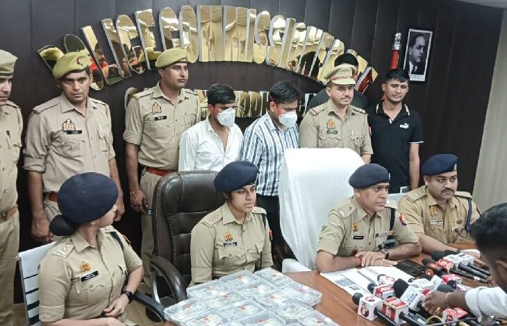 थाना सेक्टर-126 पुलिस ने योजना के तहत मालिक को 17 लाख रुपये की लूट की फर्जी सूचना देने वाले आरोपी और उसके भाई को मंगलवार को गिरफ्तार कर लिया