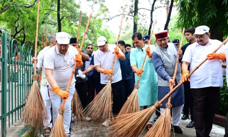 गौतमबुद्ध नगर में विशेष सफाई अभियान: स्वच्छता और जिम्मेदारी का संदेश