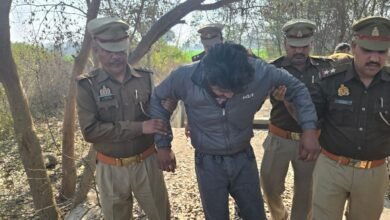 उत्तर प्रदेश, गाजियाबाद: गैंगस्टर ने झाड़ी से तमंचा निकाल पुलिस पर गोली चलाई, गिरफ्तार