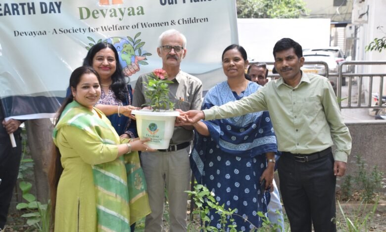 नई दिल्ली: सफदरजंग अस्पताल ने वृक्षारोपण अभियान के साथ मनाया विश्व पृथ्वी दिवस