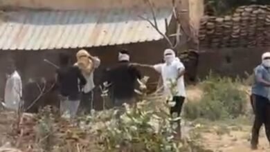 उत्तर प्रदेश, नोएडा: गांजा बेचने का विरोध में डंडों से पीट-पीटकर छात्र को किया अधमरा, इलाज के दौरान मौत
