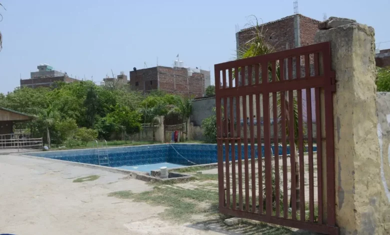 उत्तर प्रदेश, नोएडा: कई स्विमिंग पूलों पर हो सकता है एक्शन