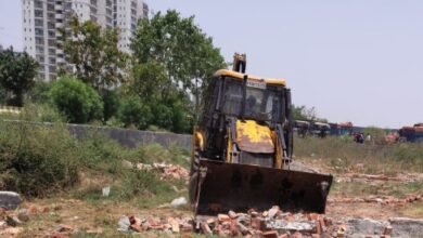 उत्तर प्रदेश, नोएडा: नोएडा प्राधिकरण की अर्जित भूमि पर मिट्टी भराव कर किया अवैध अतिक्रमण