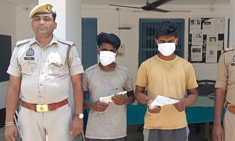 उत्तर प्रदेश, नोएडा: अवैध हथियारों के साथ दो बदमाश पकड़े