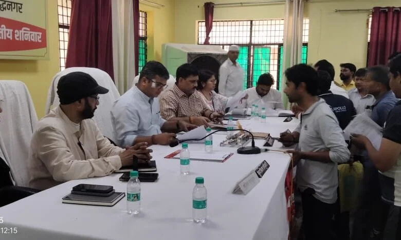 उत्तर प्रदेश, नोएडा: संपूर्ण समाधान दिवस में 15 शिकायतों पर मौके पर निस्तारण