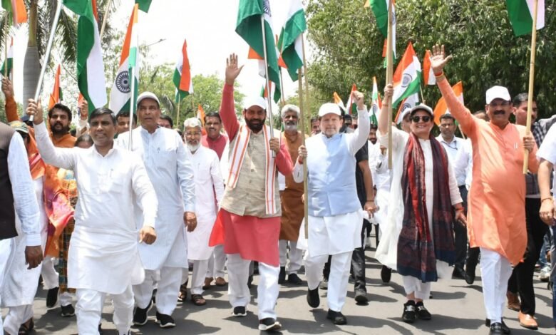 हरियाणा, चण्डीगढ़: मुख्यमंत्री नायब सिंह सैनी की अगुवाई में पंचकूला में निकाली गई "तिरंगा यात्रा: 'एक यात्रा देशभक्ति के नाम"