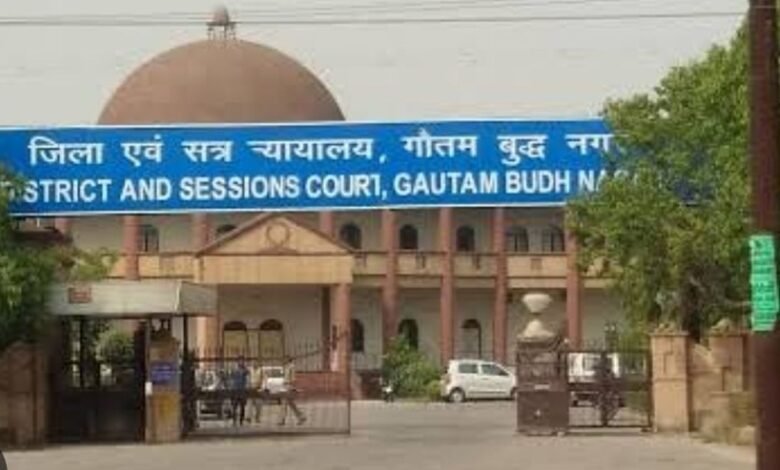 उत्तर प्रदेश, नोएडा:पुलिसकर्मियों ने मांगी 50 लाख की रंगदारी