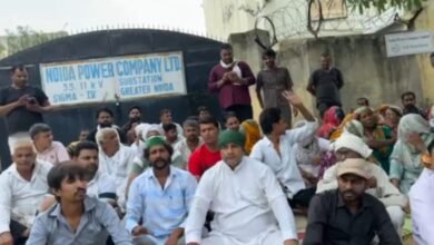 उत्तर प्रदेश, नोएडा: 10 दिन से बिजली नहीं, ग्रामीणों का विरोध