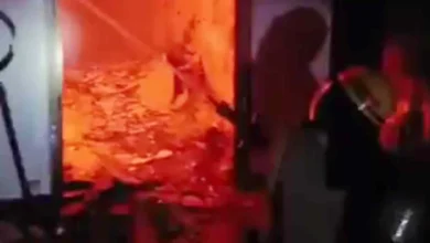 उत्तर प्रदेश, नोएडा: एसी कंप्रेशर फटने से फ्लैट में लगी आग