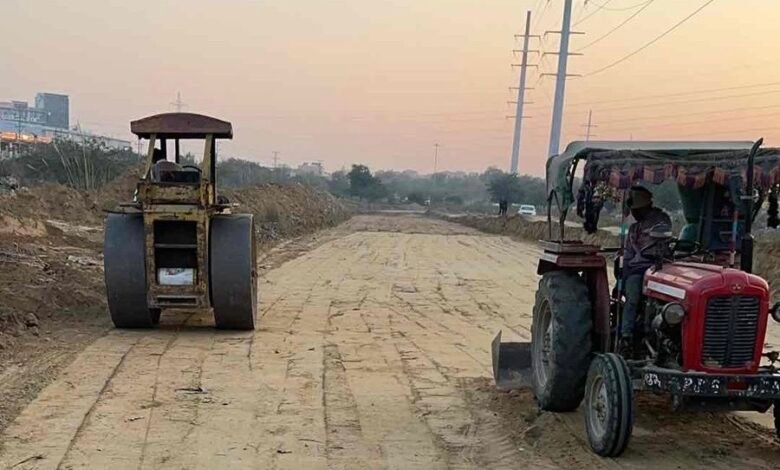 उत्तर प्रदेश, नोएडा: 60 मीटर रोड से 130 मीटर रोड को जोड़ने के लिए 80 मीटर रोड का निर्माण शुरू