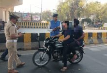 उत्तर प्रदेश, नोएडा: यातायात नियमों का उल्लंघन करने वालों पर कार्रवाई के निर्देश