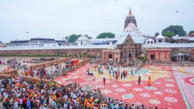 उत्तर प्रदेश ,नोएडा: नेत्र उत्सव में प्रभू जगन्नाथ के दर्शन करने लोग उमड़े