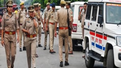 उत्तर प्रदेश, नोएडा: लंदन सामान भेजने के नाम पर पूर्व अधिकारी से ठगी