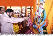 हरियाणा, चंडीगढ़: संत कबीर जयंती पर मुख्यमंत्री नायब सिंह सैनी ने दी सौगात, सफाई कर्मियों के वेतन में 2100 रुपये की बढ़ोतरी की घोषणा