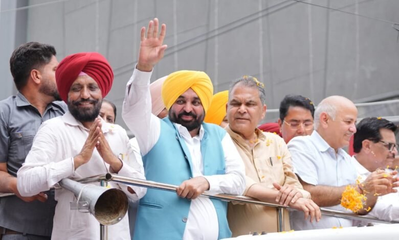 पंजाब, लुधियाना: आप का 'विजय' रोड शो: काम की राजनीति को वोट देने के लिए लुधियाना वेस्ट को दिल से शुक्रिया