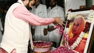 हरियाणा, रोहतक: बड़ी संख्या में राजनेताओं, सामाजिक हस्तियों ने श्रद्धांजलि सभा में पहुँच स्व. श्रीमती राजवती को नमन किया
