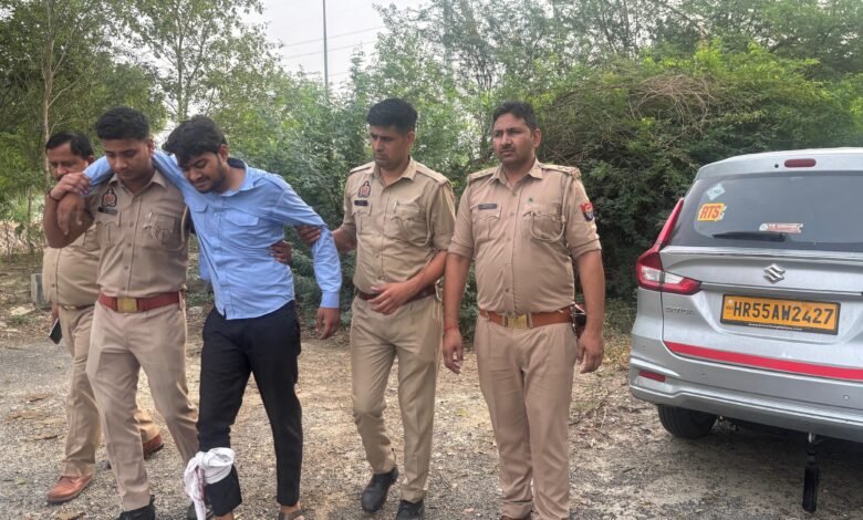 उत्तर प्रदेश, नोएडा: 25 हजार का इनामी गौकश पुलिस मुठभेड़ में घायल